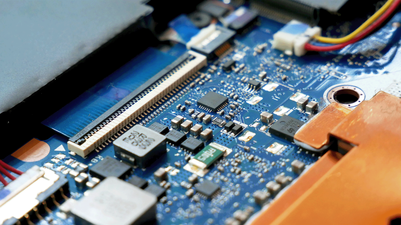 Placa-mãe de um laptop.